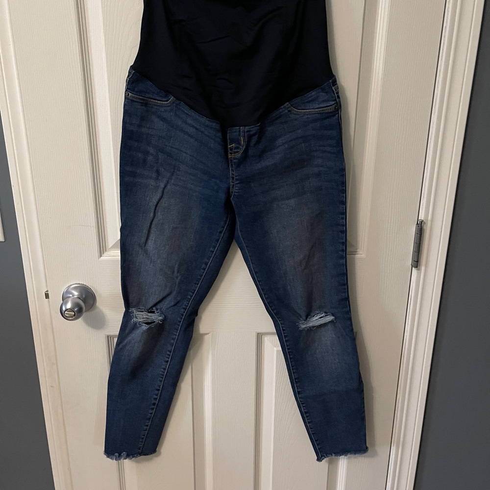 Distressed maternity jeans from Isabel (Target brand) size 4